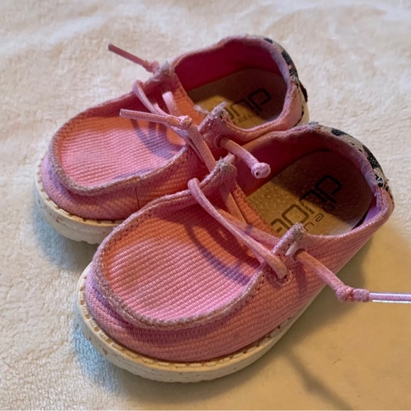 2 PAIR WENDY HEY DUDE SHOES SUPER ADORABLE COLLECTION. - Picture 3 of 6